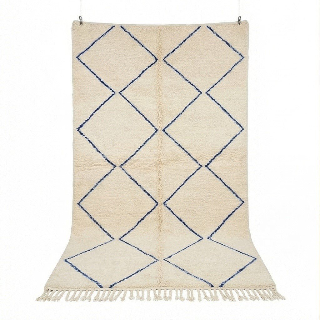 Tapis berbère blanc à losanges bleus