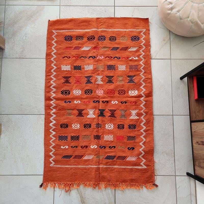 tapis marocain marron