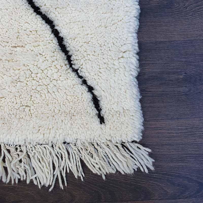 tapis marocain blanc et noir