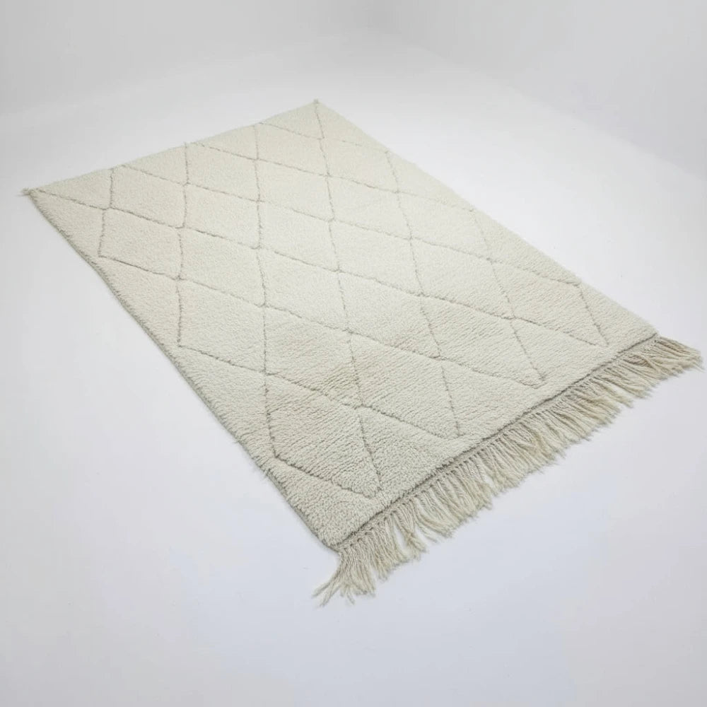 Petit tapis berbère à petits losanges blancs