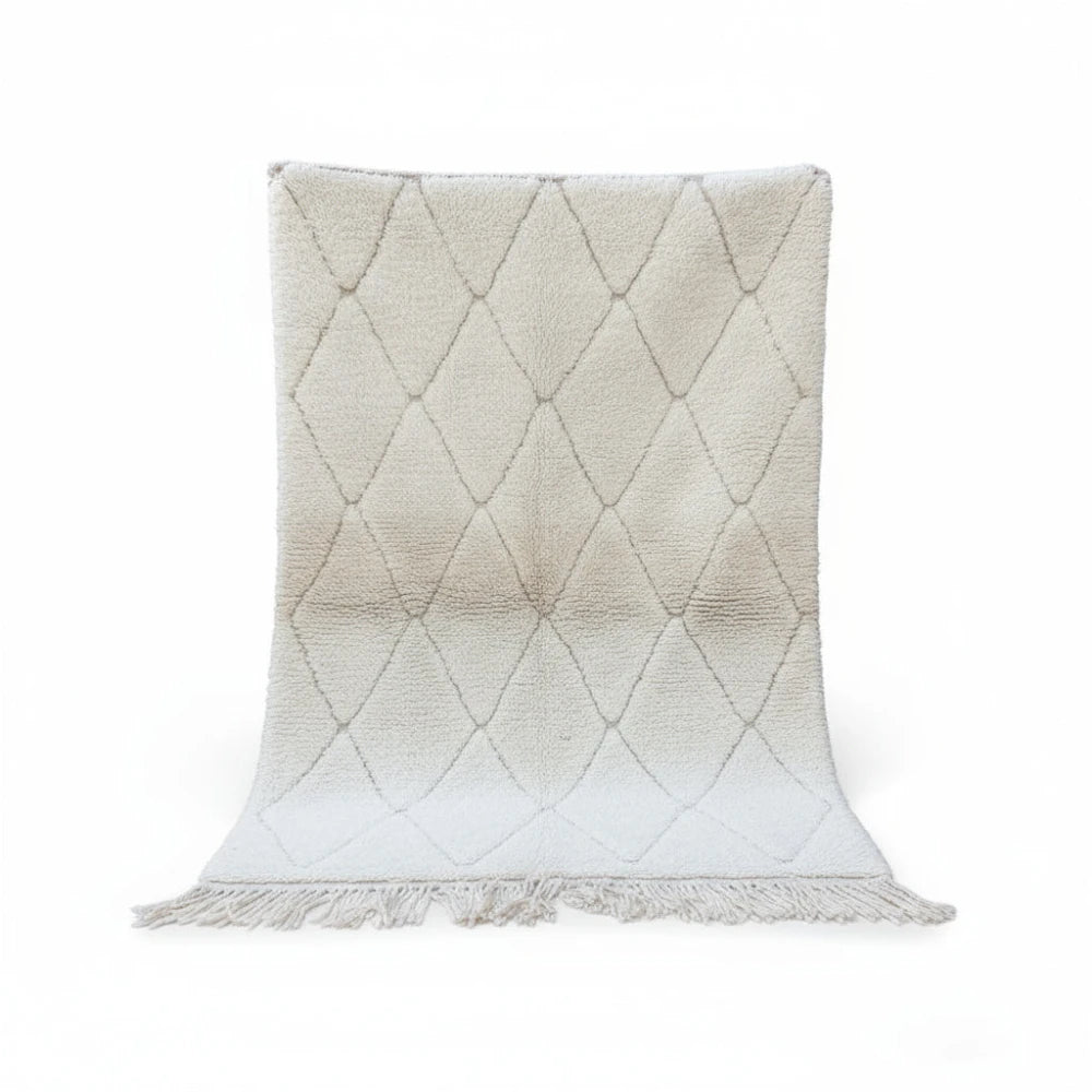 Petit tapis berbère à petits losanges blancs