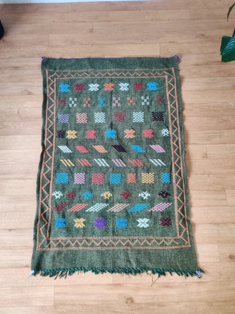 Tapis marocain vert bohème <br> 95x140 cm - MAZIR Décoration