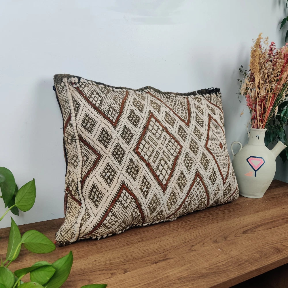 Vieux coussin Kilim blanc et noir vintage - MAZIR Décoration
