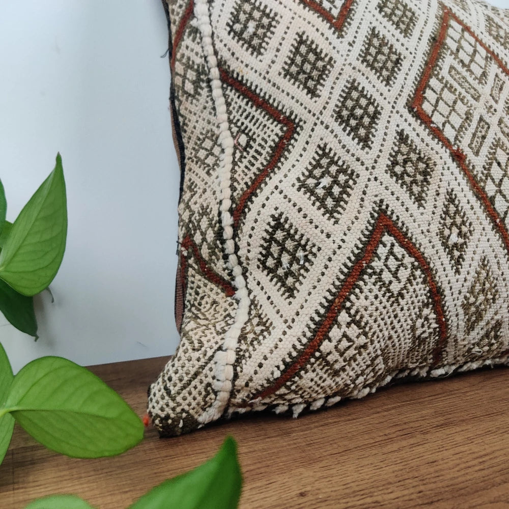 Vieux coussin Kilim blanc et noir vintage - MAZIR Décoration