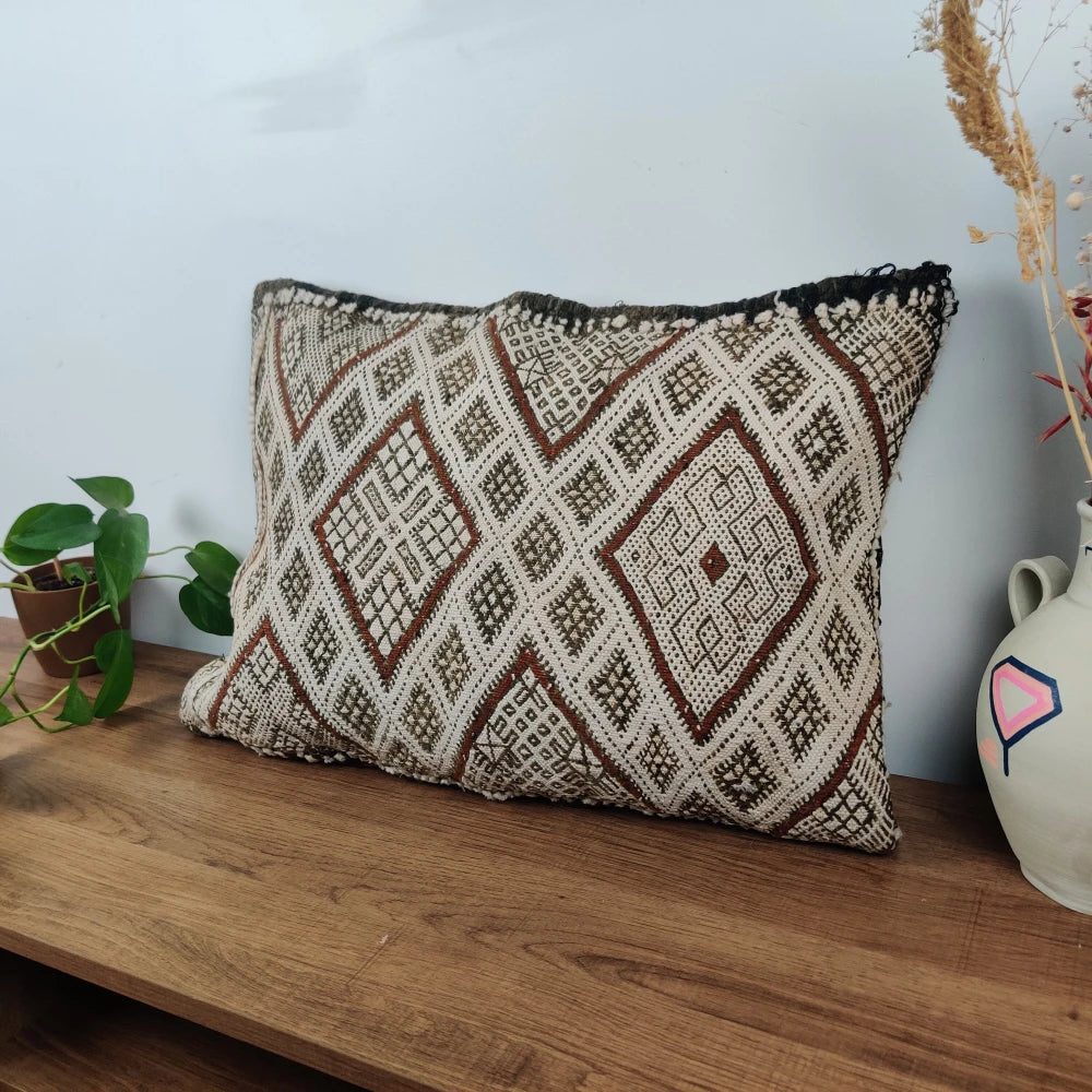 Vieux coussin Kilim blanc et noir vintage - MAZIR Décoration