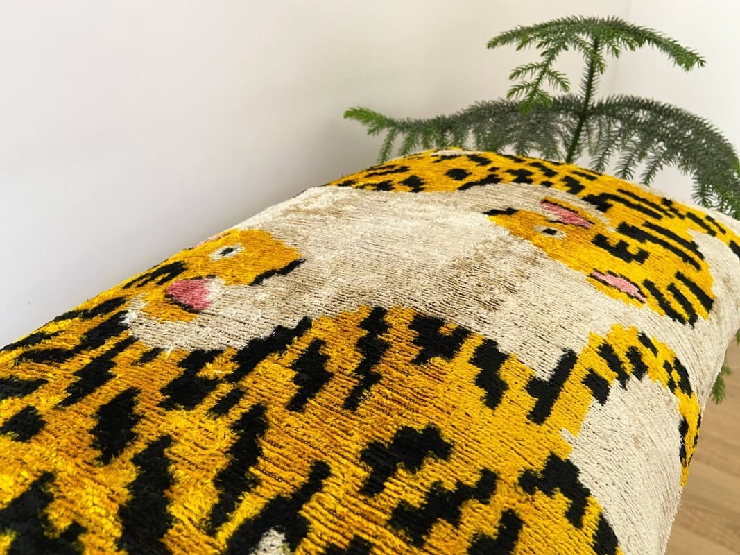 coussin ikat jaune