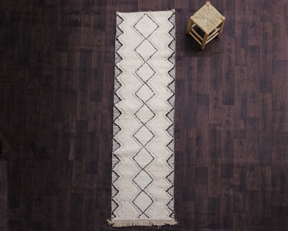 Tapis berbere couloir blanc et noir