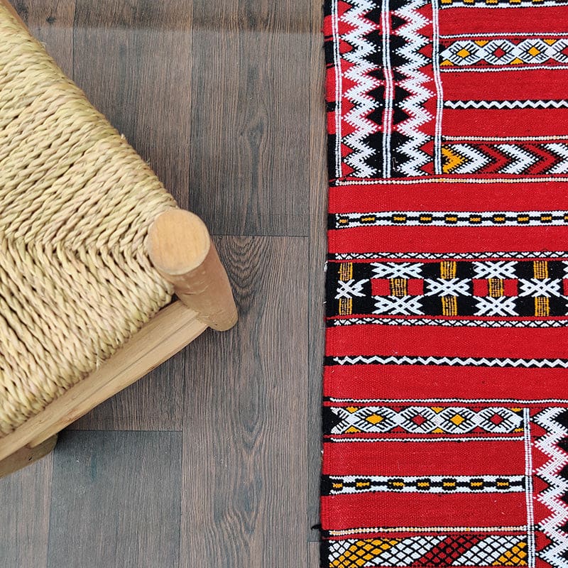 tapis rouge long artisanal kilim turc