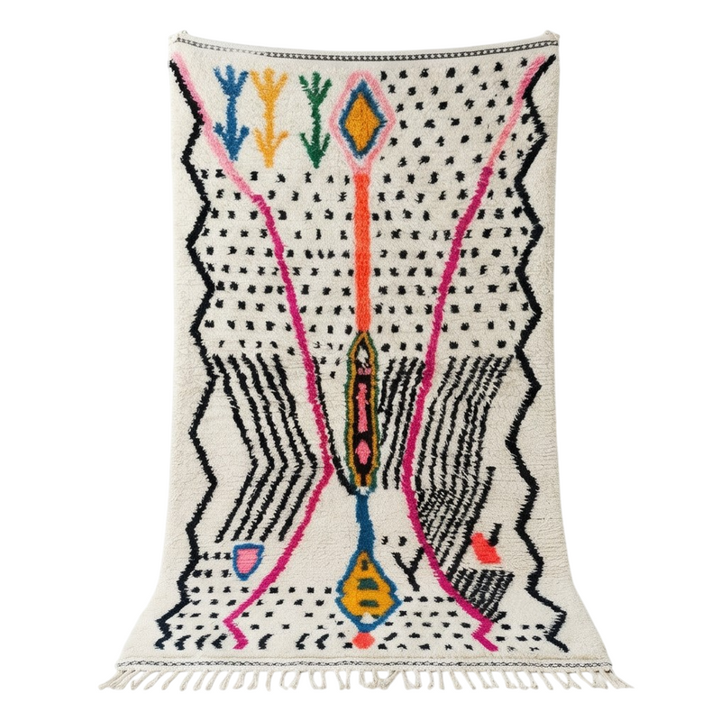 Tapis Azilal coloré à pois noirs, de style berbère, avec motifs géométriques et franges décoratives.
