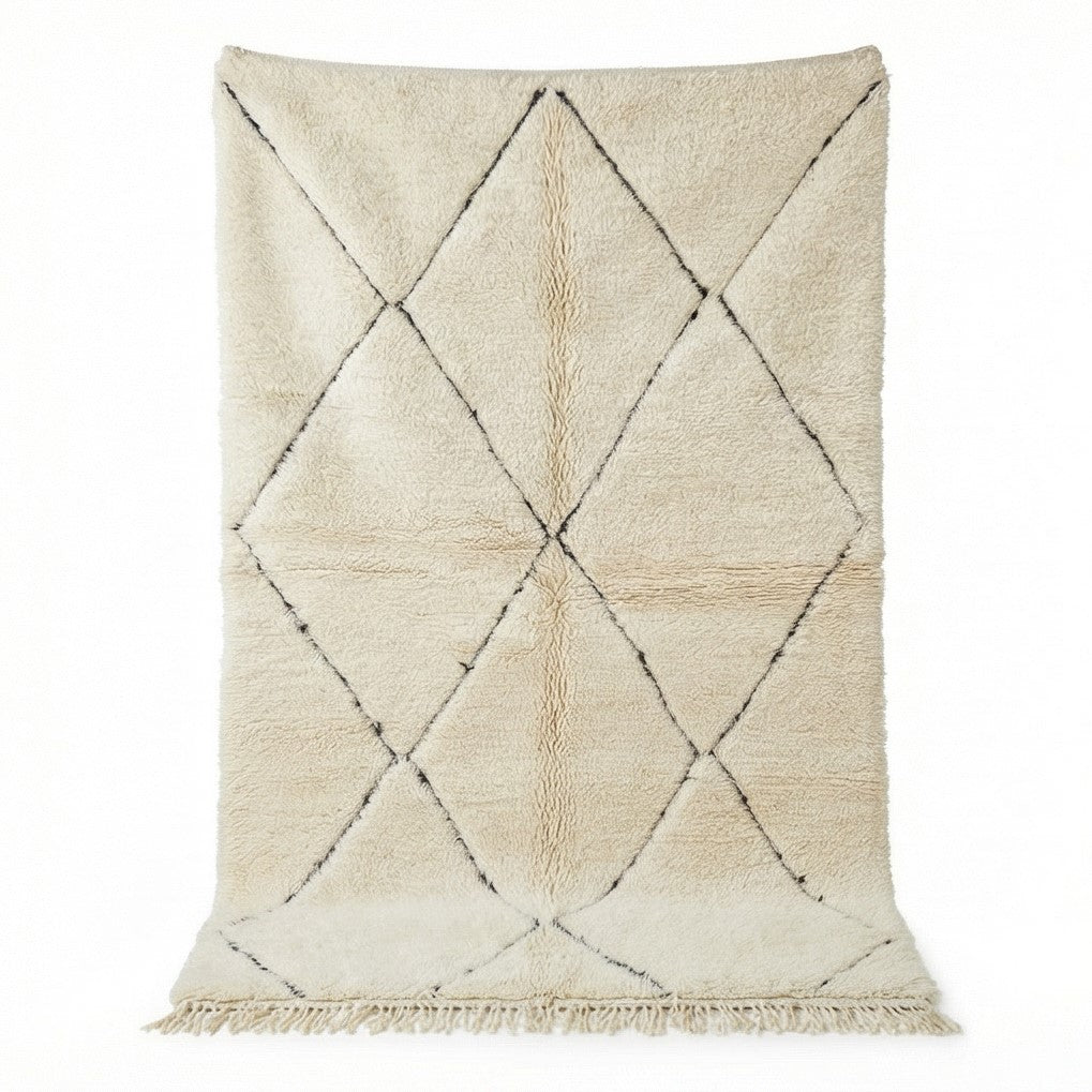 Tapis marocain à losanges noirs creux