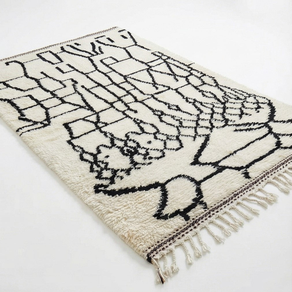 Tapis berbère blanc noir style Azilal
