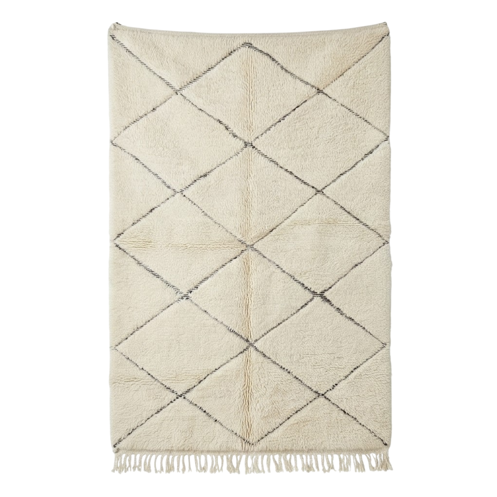 Tapis berbère blanc classique de motif losanges et franges décoratives.
