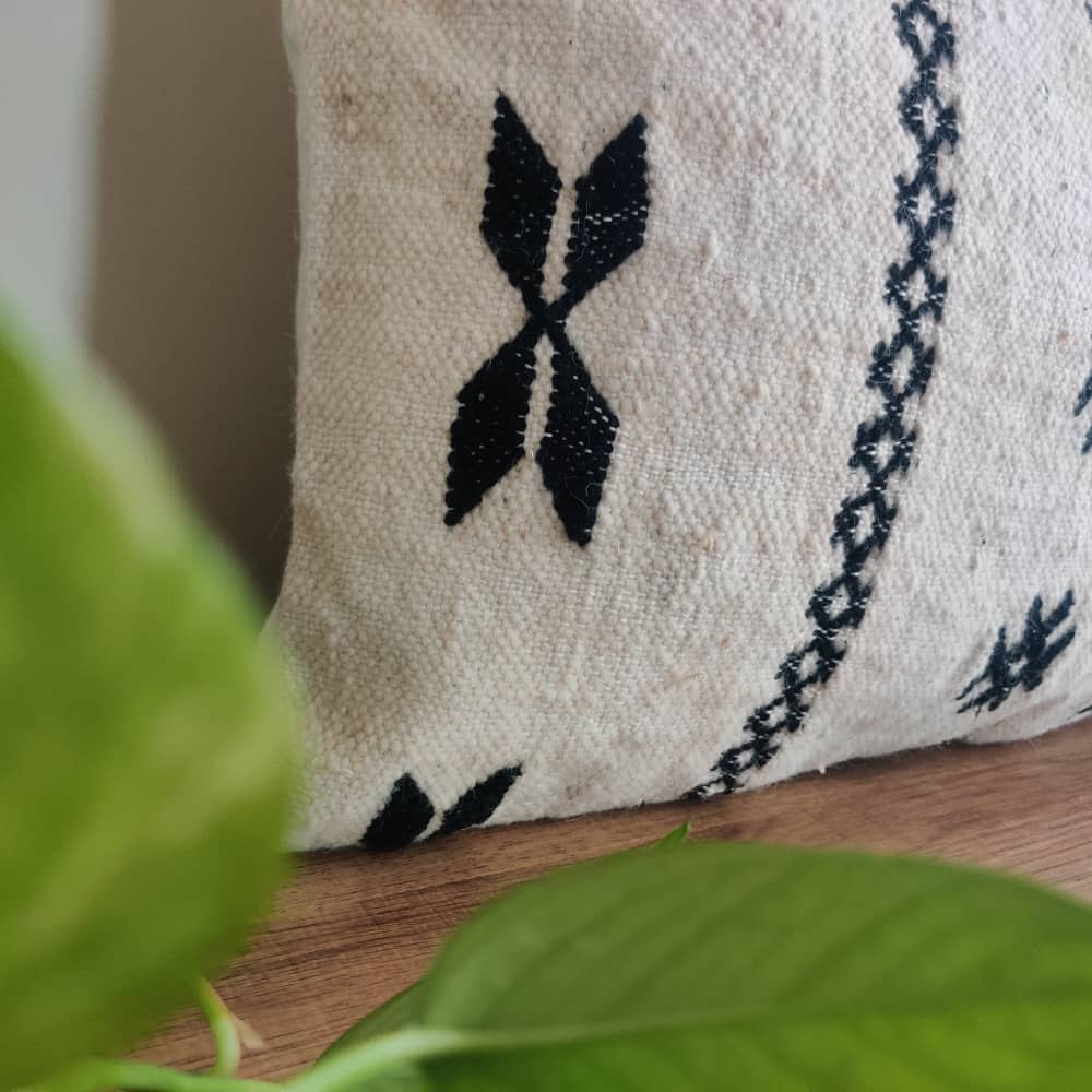 Coussin bohème harmonie noir et blanc | MAZIR Décoration