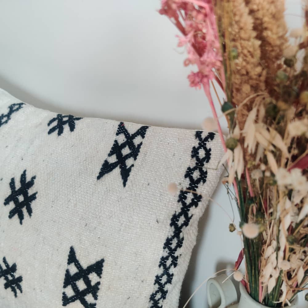 Coussin bohème harmonie noir et blanc | MAZIR Décoration