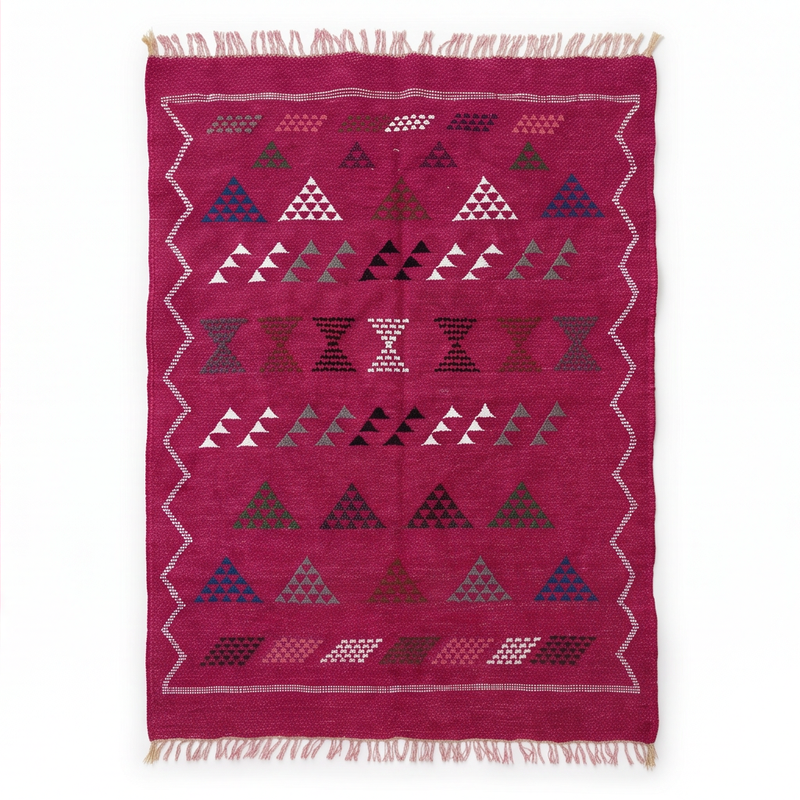 Tapis berbère fuchsia triangles bordure zigzag