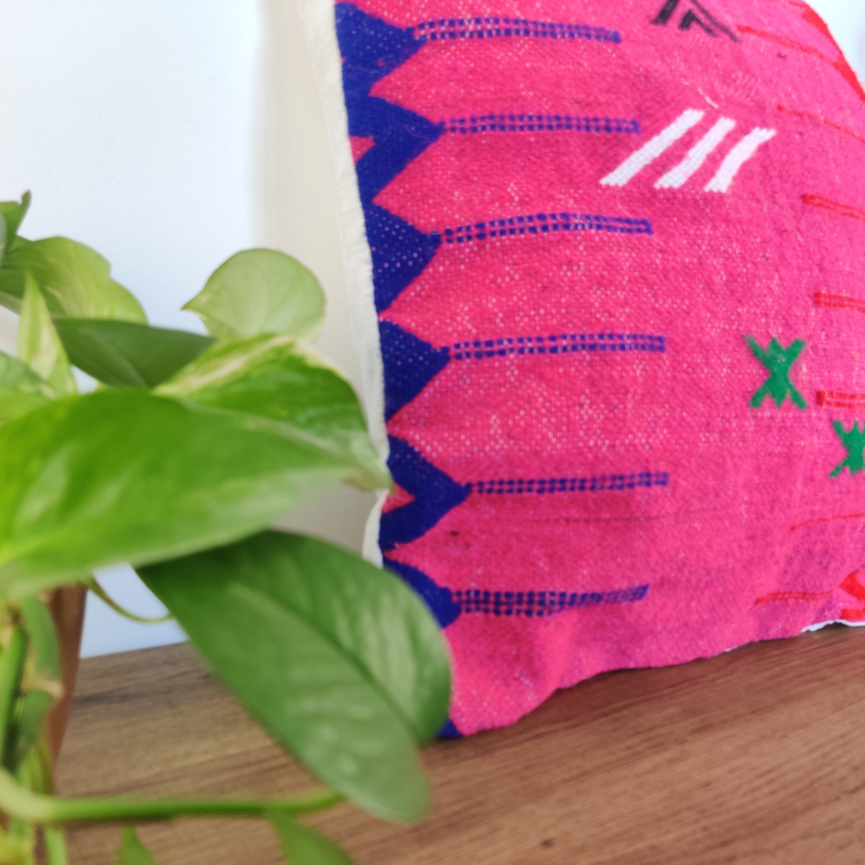 Coussin marocain tribal rose - MAZIR Décoration