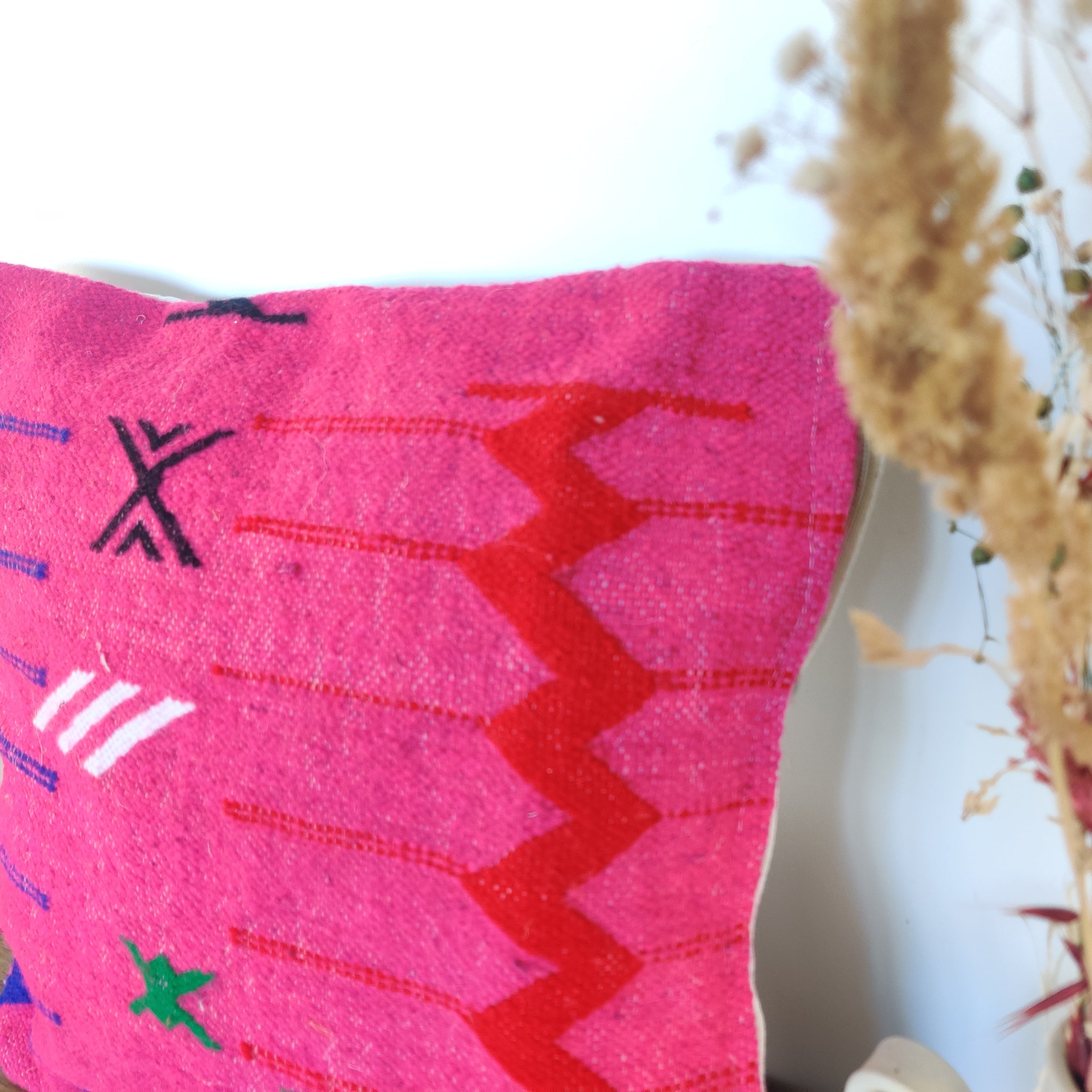 Coussin marocain tribal rose - MAZIR Décoration