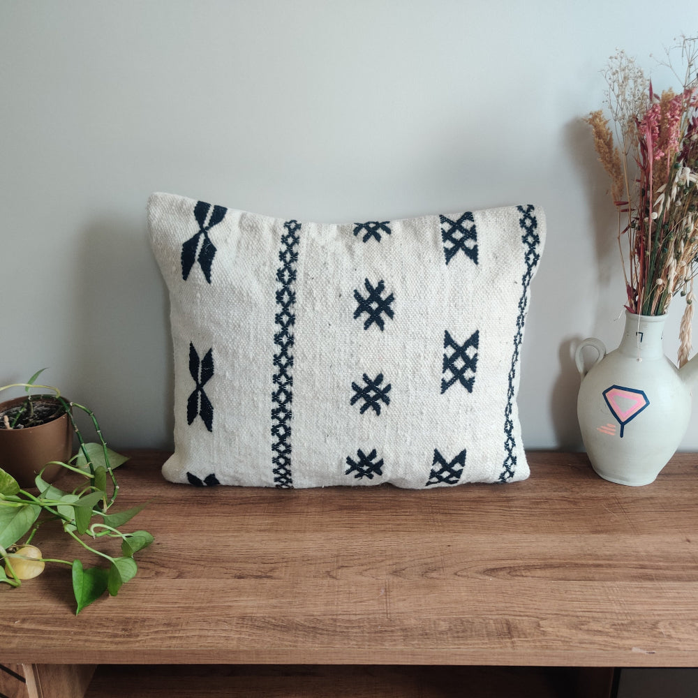 Coussin bohème marocain noir et blanc