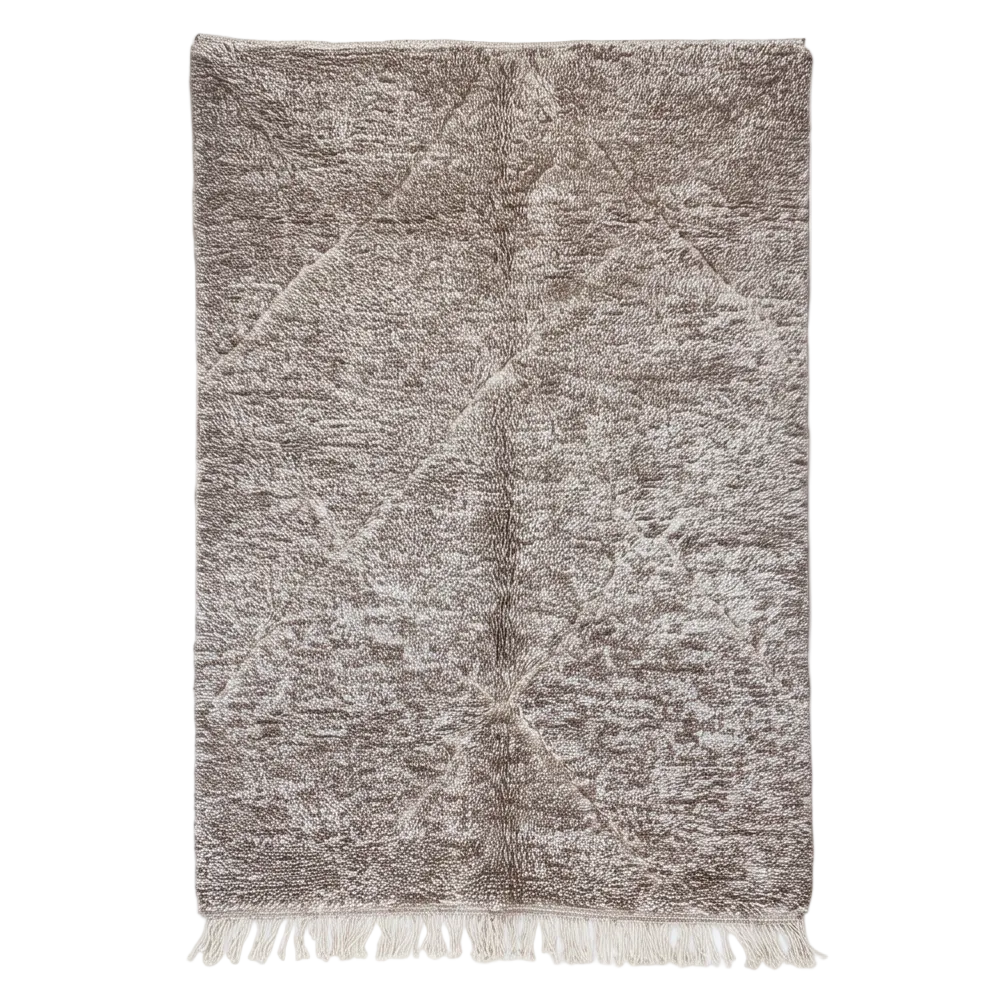 Vue de dessus du tapis Béni Ouarain brun chiné et écru à texture chinée discrète