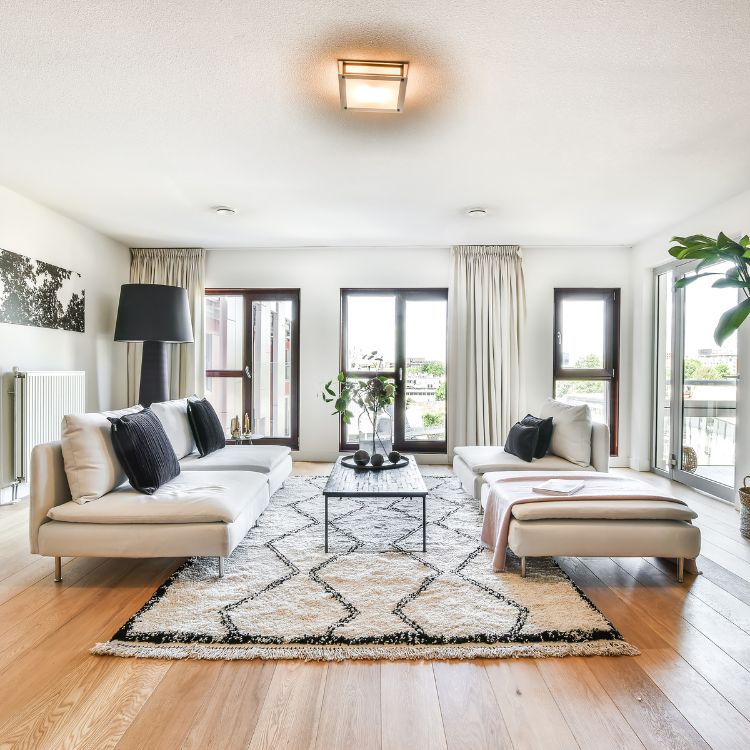 Tapis berbère dans un salon moderne 