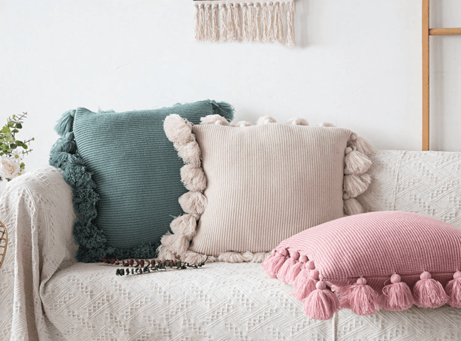coussin pompon moderne