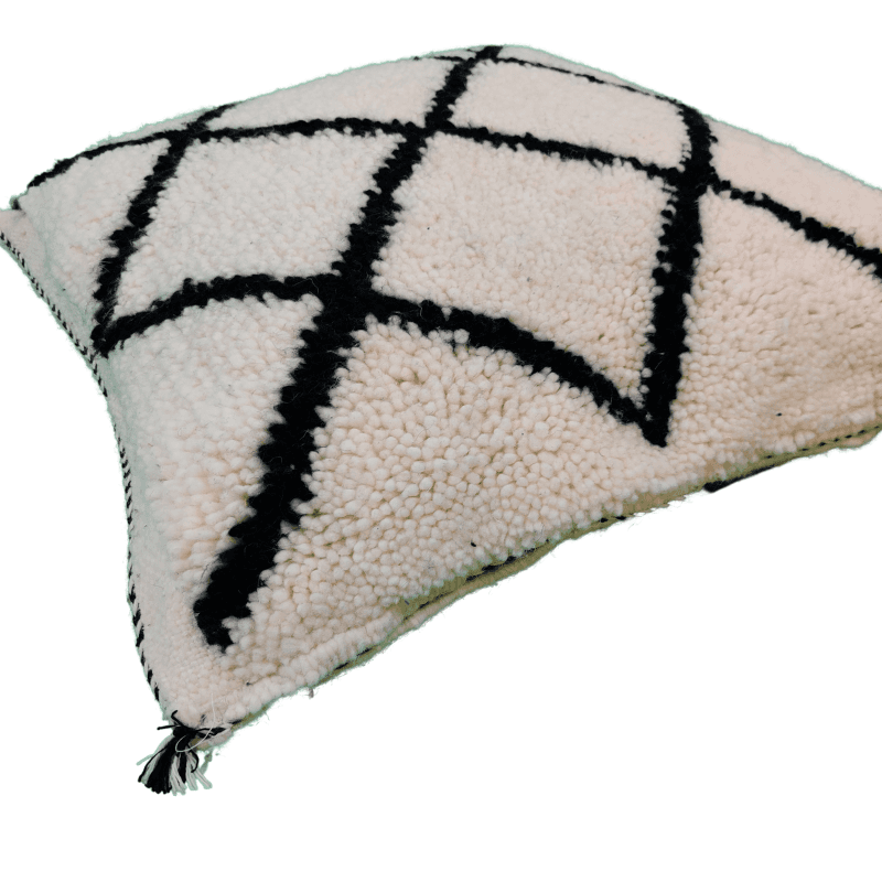 Coussin style béni ouarain blanc en laine et motif noir