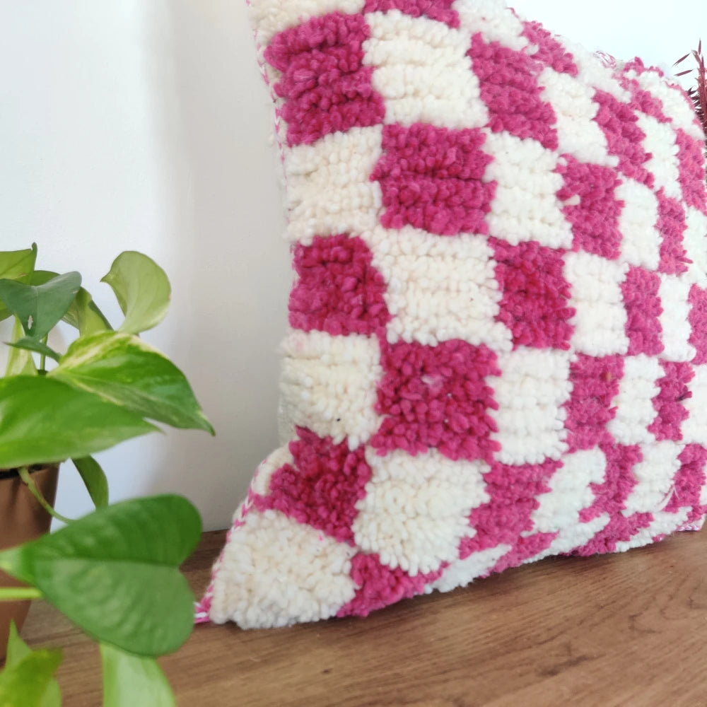 Coussin berbère carreaux magenta - MAZIR Décoration