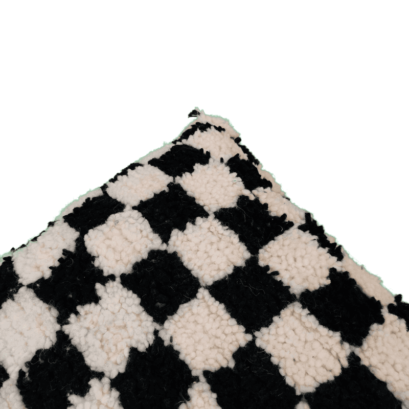 Coussin style berbère noir de Jais au motif damier