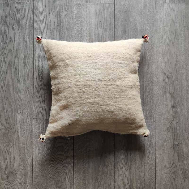 coussin blanc fait main laine