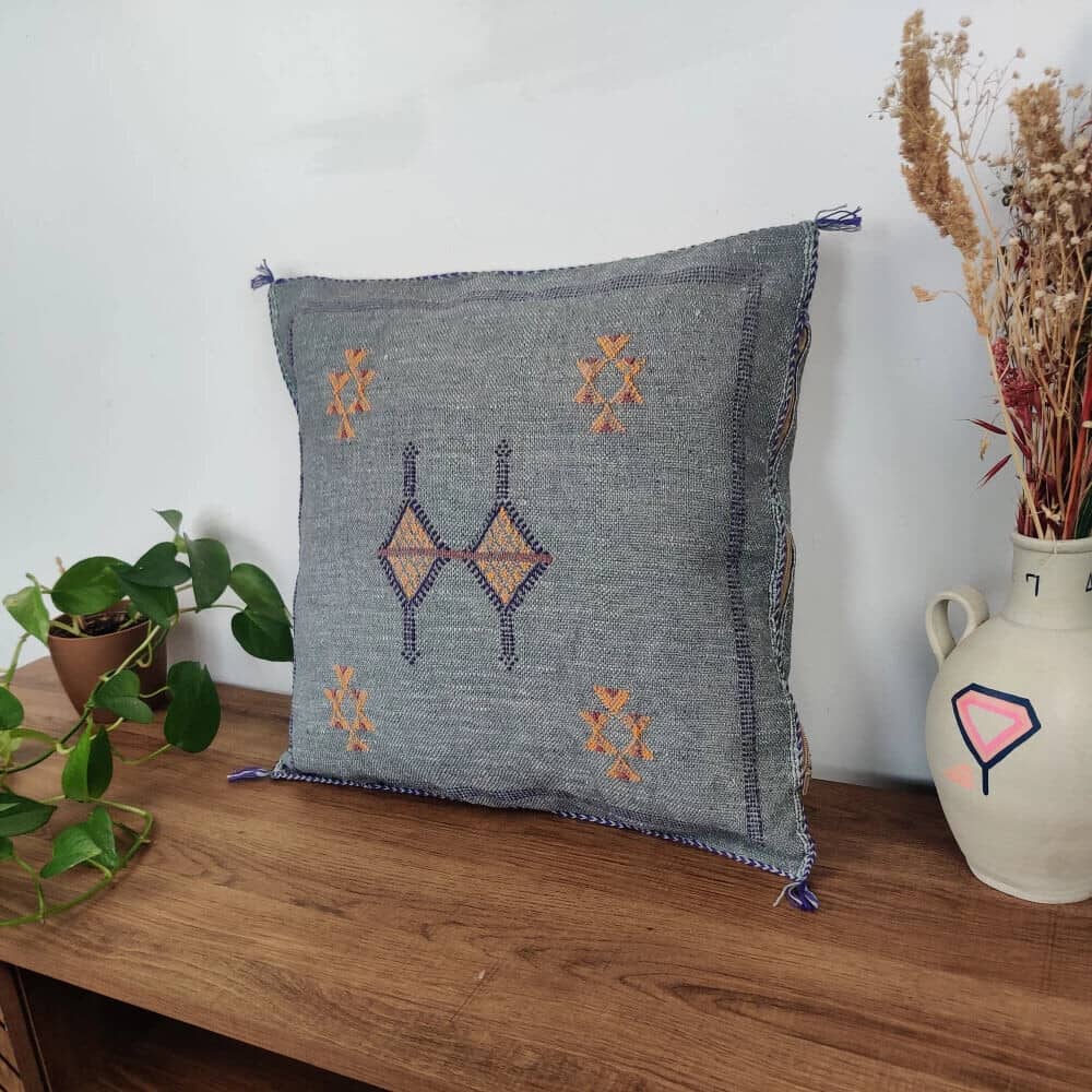 Coussin berbère Gris fer en Soie Végétale - MAZIR Décoration