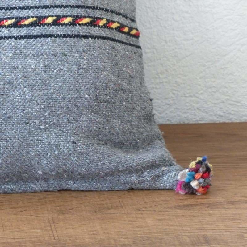 coussin a pompon 