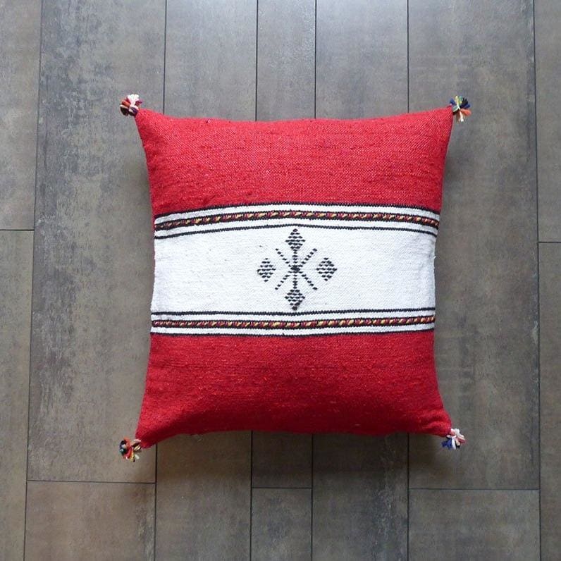 coussin marocain rouge et blanc