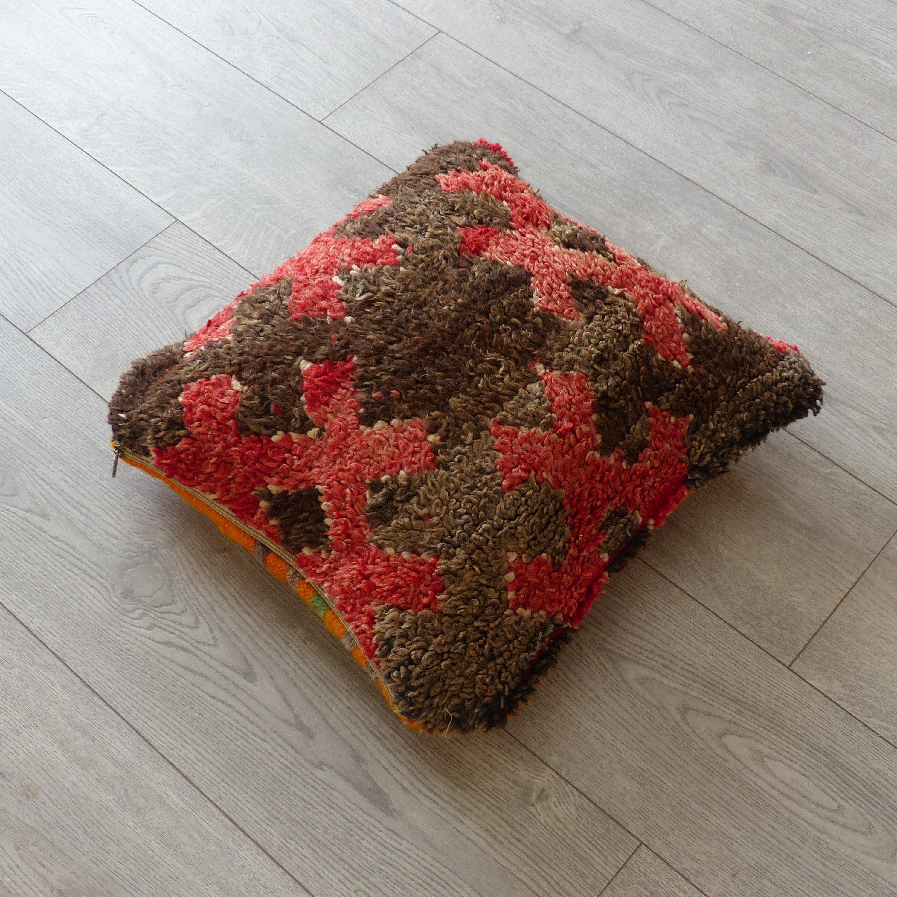 coussin berbere noir et rouge