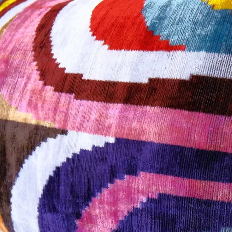 Coussin Ikat arc-en-ciel berbère