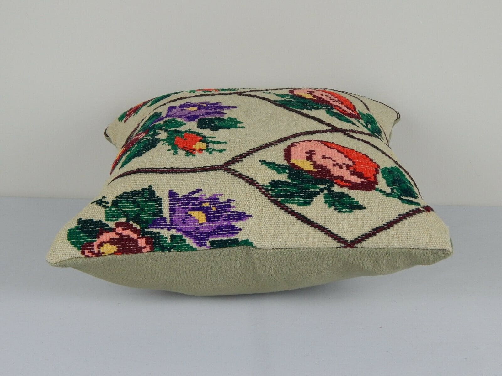 coussin kilim fleuri