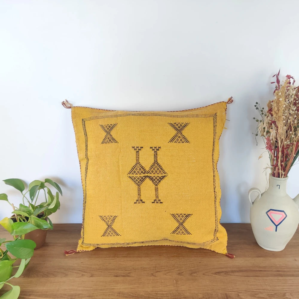 Coussin marocain Jaune en Soie de Cactus - MAZIR Décoration