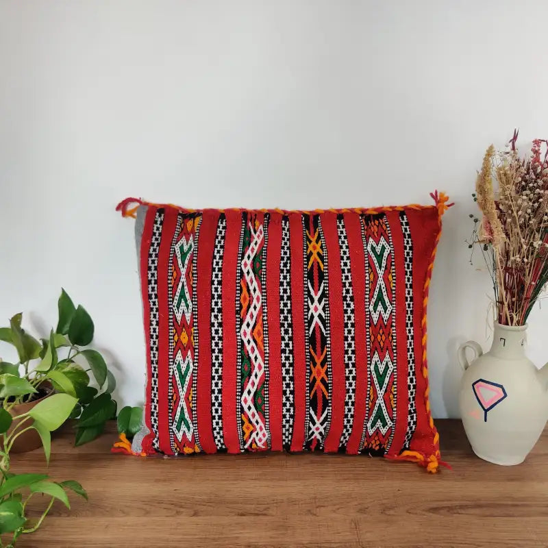 Coussin Marocain Kilim Rouge Motifs Berbères Fait main