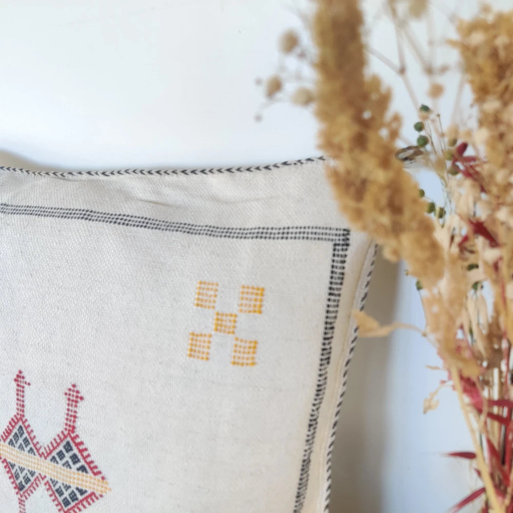 Coussin Sabra blanc berbère en Soie de Cactus - MAZIR Décoration