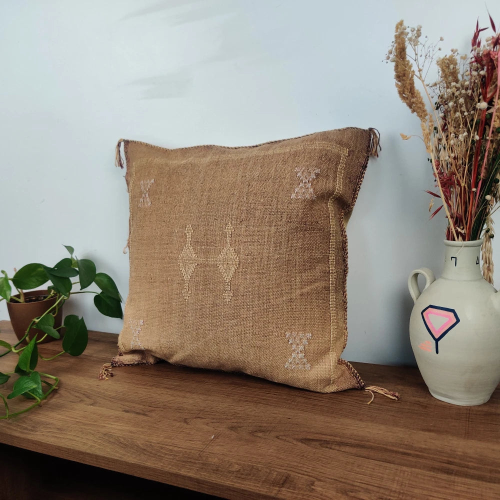 Coussin Sabra couleur bois en Soie de Cactus
