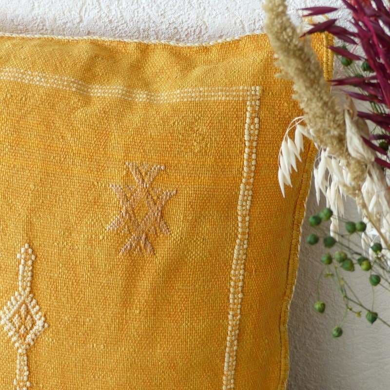 coussin boheme jaune