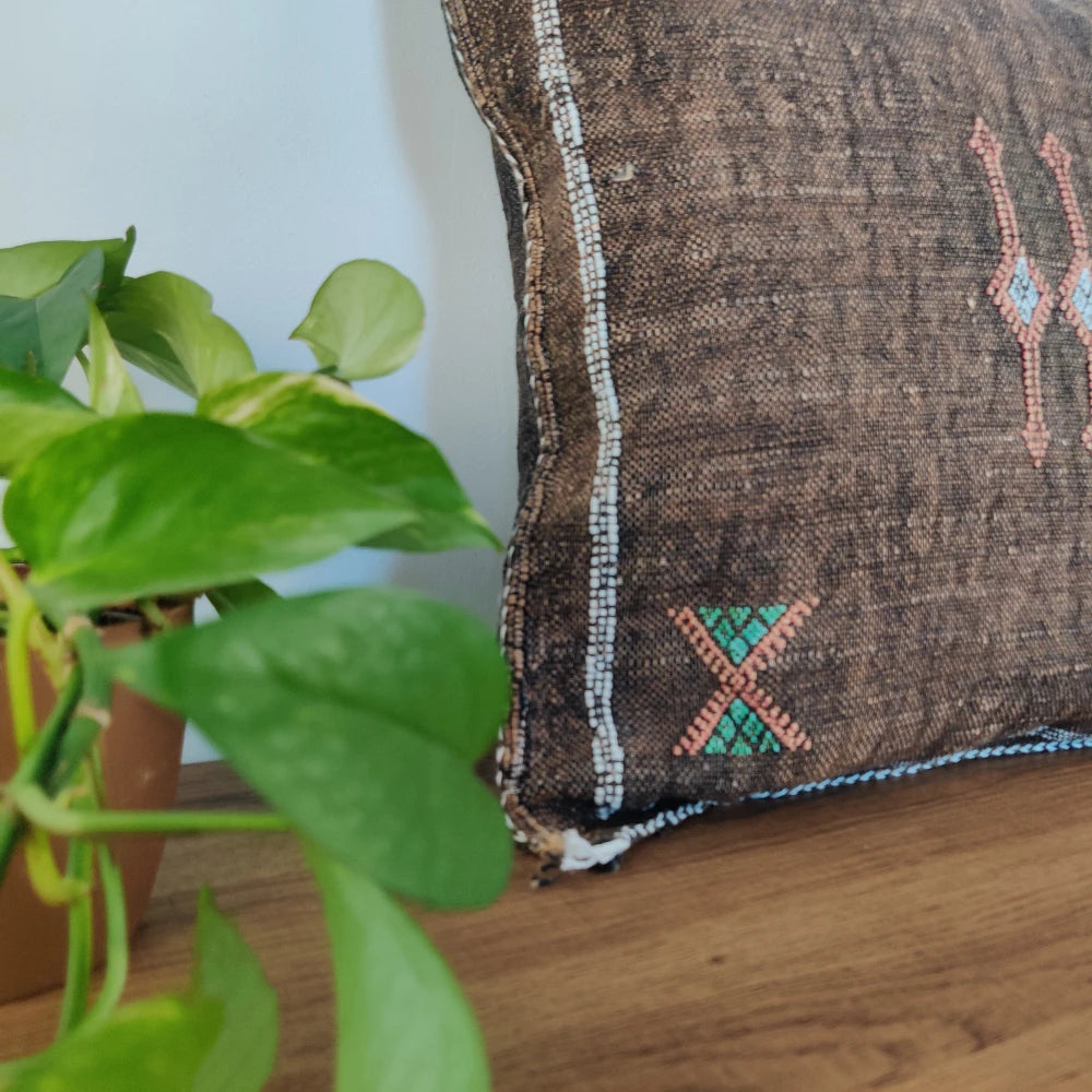 Coussin Sabra marron chocolat - MAZIR Décoration