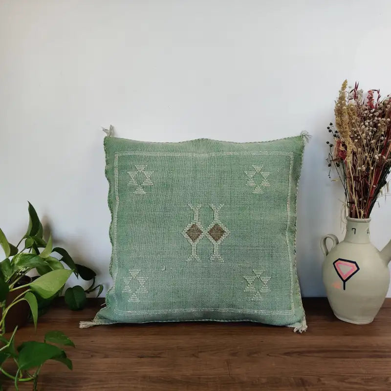 Coussin Sabra Vert vintage en Soie de cactus Fait main