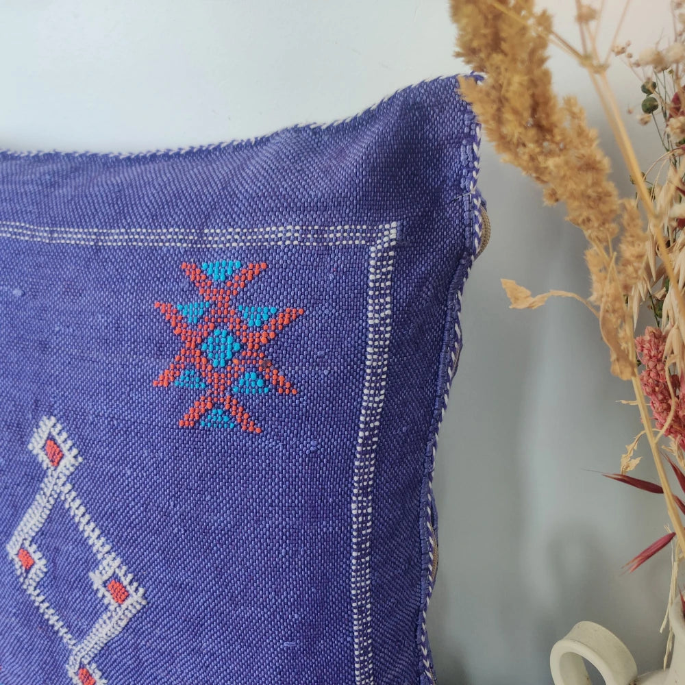 Coussin Sabra violet Vintage <br> Soie de Cactus