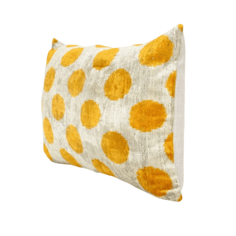 Eclatant Coussin Ikat blanc motif cercle jaune