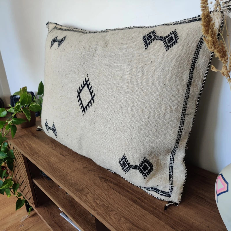 Grand coussin berbère symboles ethniques - Blanc / Kilim -