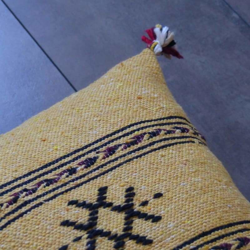 coussin boheme jaune