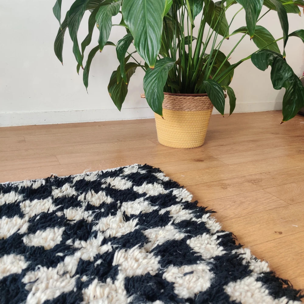 Petit tapis berbère carreaux noirs - MAZIR Décoration