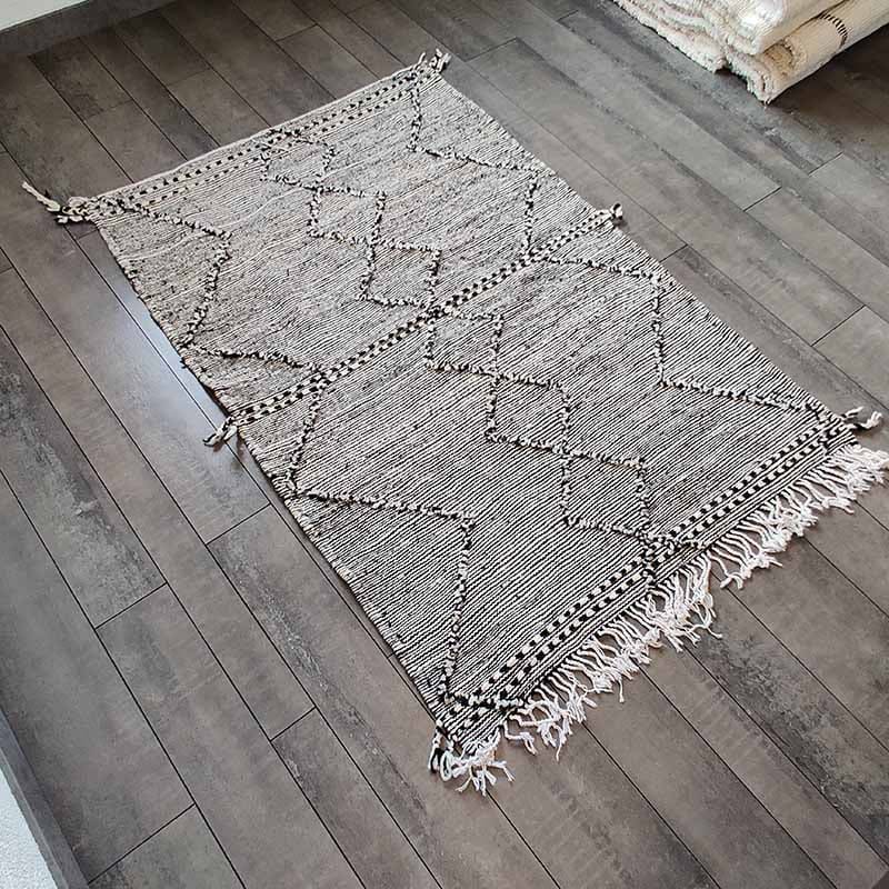 tapis marocain noir