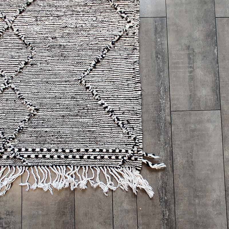 tapis marocain noir