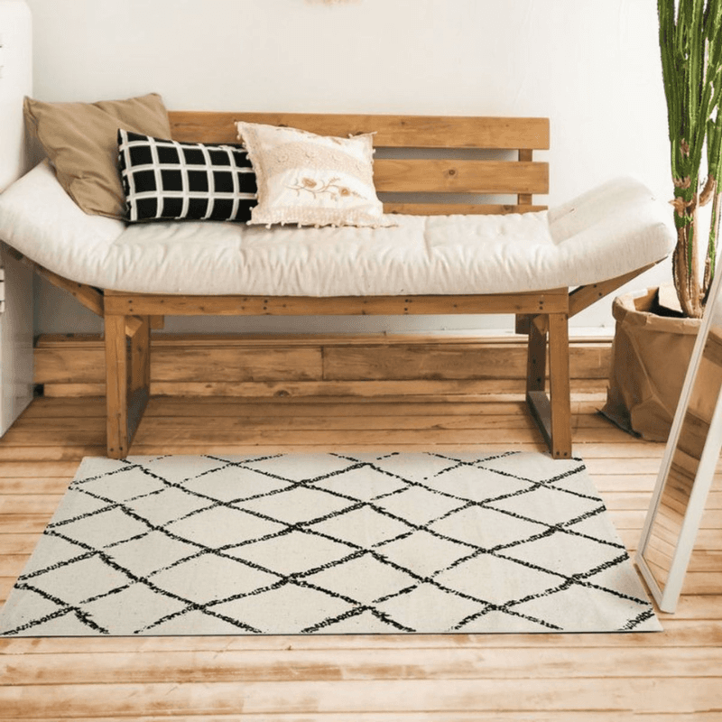 Petit tapis fin à losange style berbère